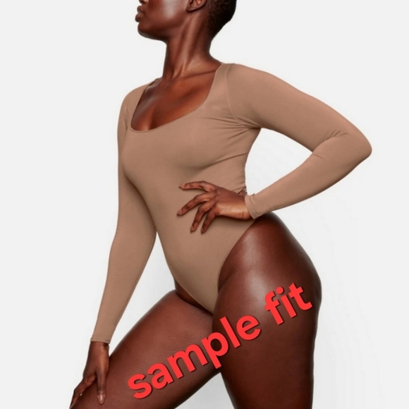 SKIMS Essential Long-Sleeve Scoop Neck Bodysuit 4X- 5XL - Picture 4 of 4